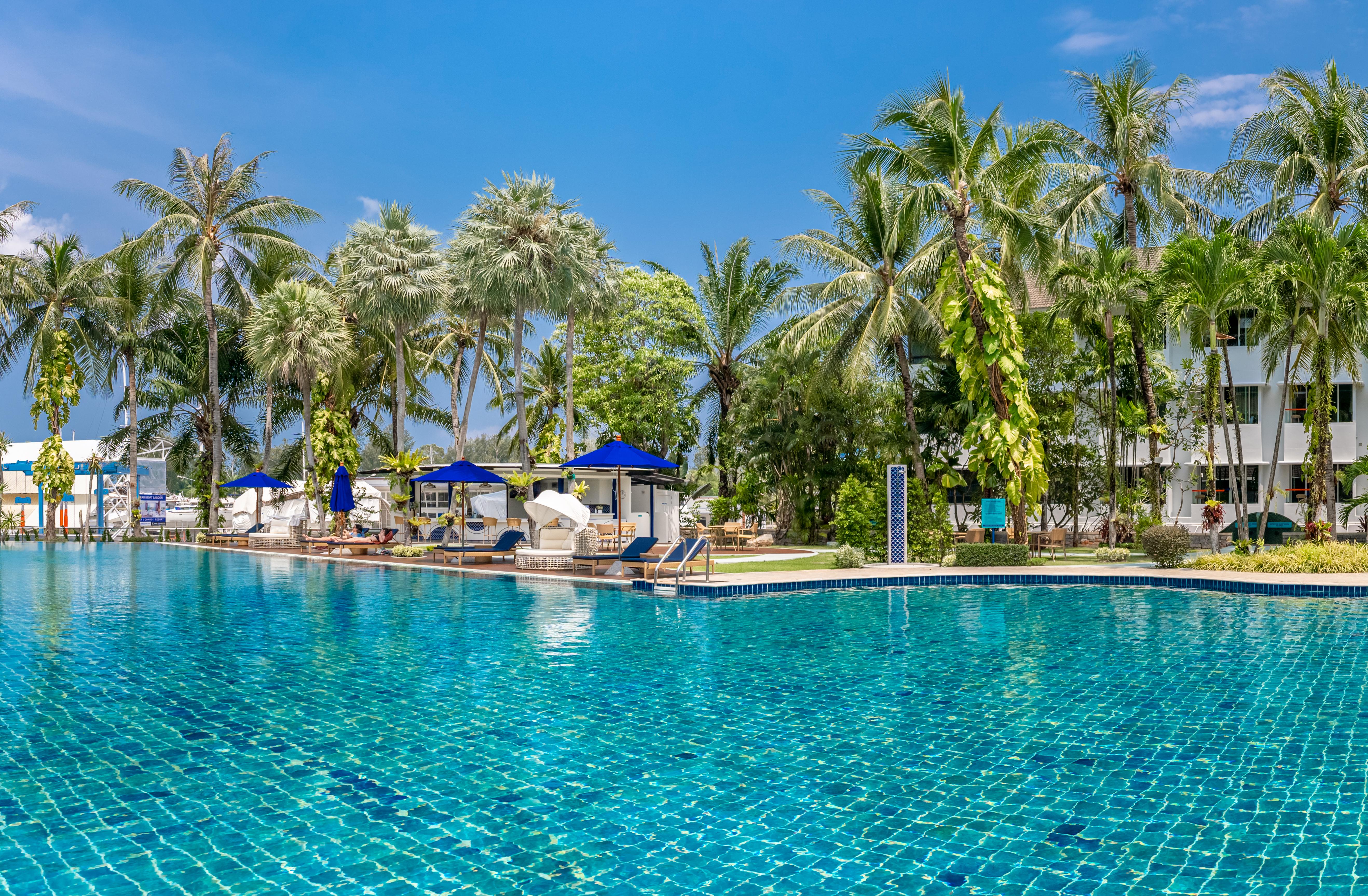 Nh Boat Lagoon Phuket Resort 외부 사진